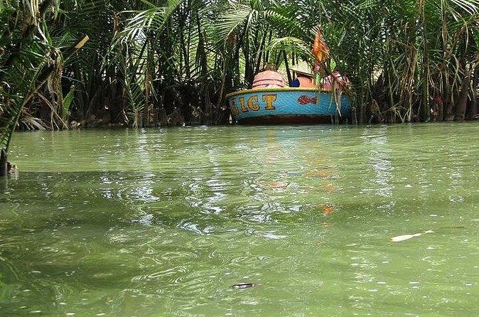 Basket Boat Tour from Da Nang/HoiAn by Lunch & Cafe Class Private - Should you book this basket boat tour?