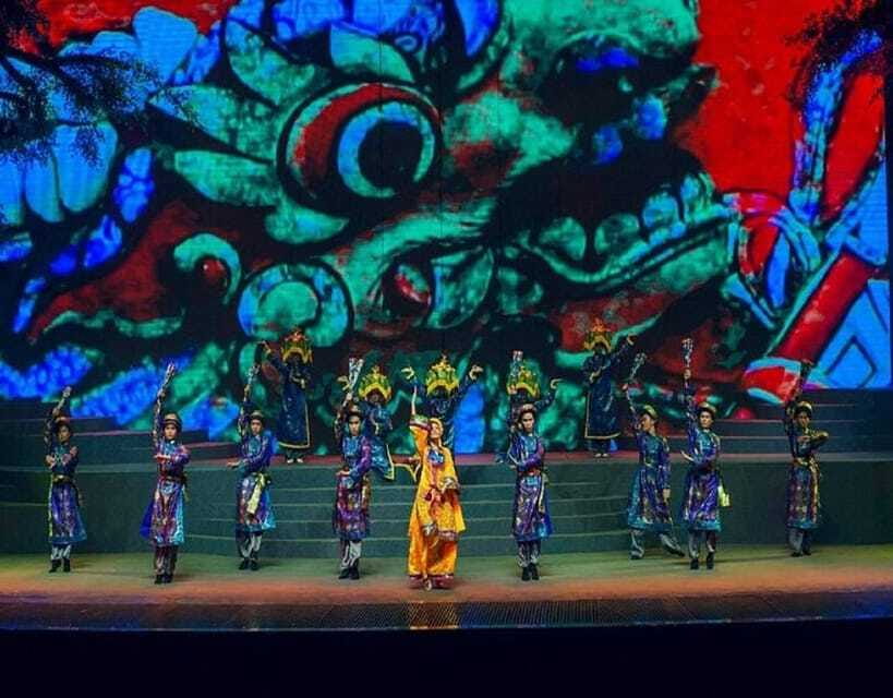 Charming Da Nang Show: Culture, History, Art Vietnamese Show - The “Charming Da Nang” song and the finale that includes the audience