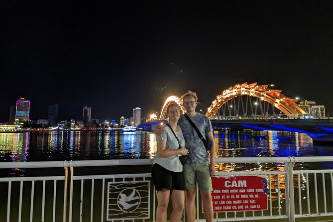 Da Nang By Night: Seafood dinner, night market and cruise trip - Seafood dinner with a local rhythm, not a tourist-only stop