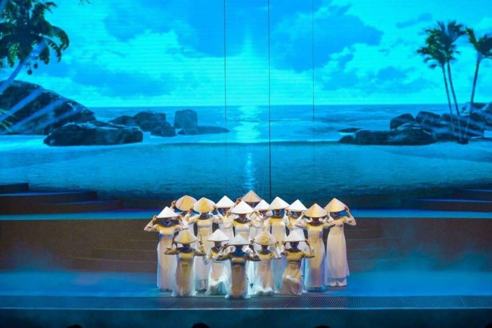 Da Nang: Charming Da Nang Show Ticket - How the story maps to Da Nang: trading port to modern city
