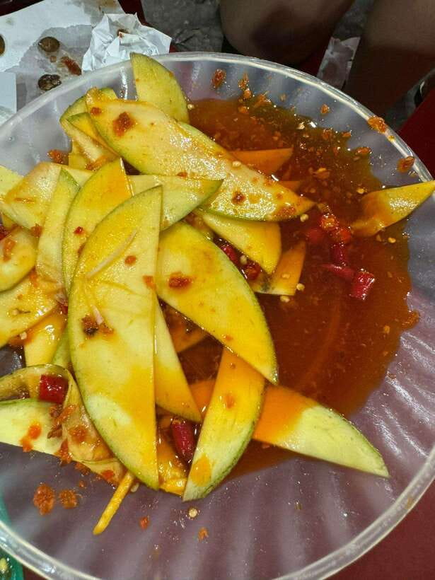 Da Nang City Street Food Private Tour With Local Students - What you’ll eat: seafood, sandwiches, and sweet surprises (including durian)