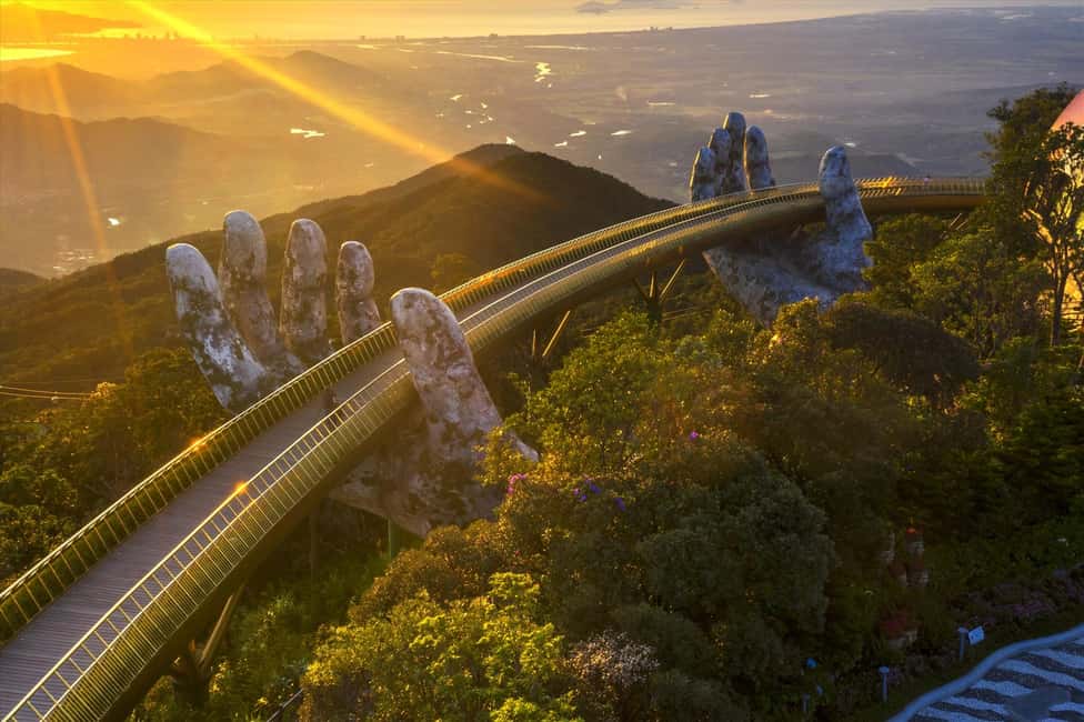 Da Nang: Golden Bridge, Marble Mountains & Monkey Mountain - Non-Nuoc Stone Carving Village: a craft stop that makes sense