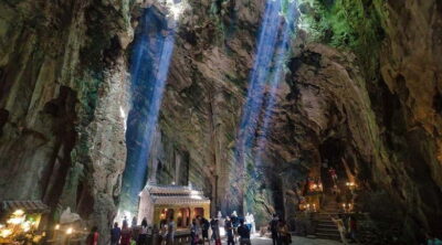 Da Nang: Golden Bridge, Marble Mt, Am Phu Cave & Lady Buddha - Linh Ung Pagoda on Monkey Mountain and the tall Lady Buddha moment