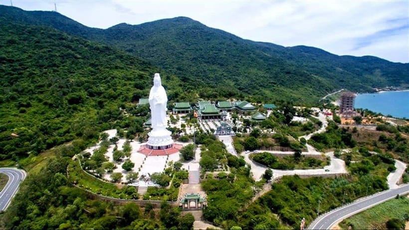Da Nang/Hoi An: Marble & Monkey Mountains with Am Phu Cave - The stone village and marble sculptors: what you’re really looking at