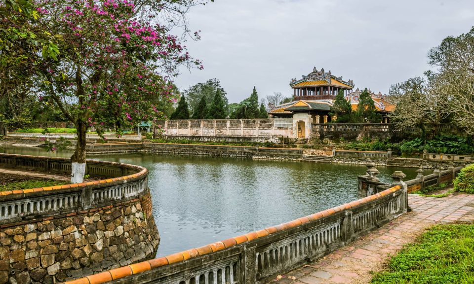 Da Nang: Hue Imperial City and Hai Van Pass Small Group Tour - Hai Van Pass: the road stop that makes Central Vietnam click