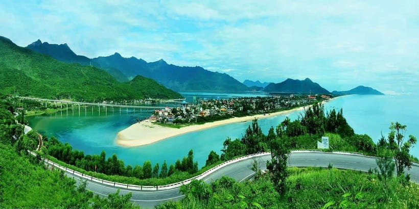 Da Nang: Hue Imperial Day Trip, Hai Van Pass Train, & Lunch - Key things to know before you go