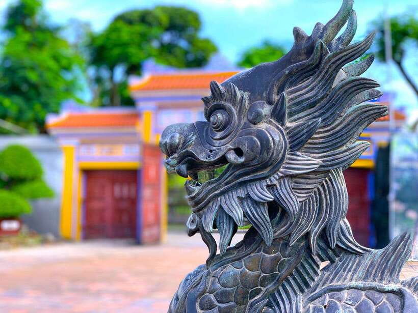 Da Nang: Imperial Hue And Scenic Hai Van Pass Discovery Tour - Hue Citadel: how to make the Imperial City visit worth your time