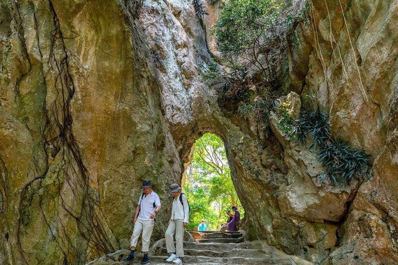 Da Nang: Marble Mountains And Son Tra Peninsula Exploration - English Guides Who Actually Help You Enjoy the Day