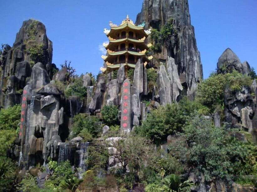 Da Nang : Marble Mountains - Monkey Mountains Half Day Tour - Am Phu cave in the morning: Buddhist ideas shown through dramatic scenes