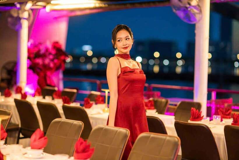Da Nang: Poseidon Cruise with Dinner and Dragon Bridge Show - What happens during the cruise: a blow-by-blow of the flow