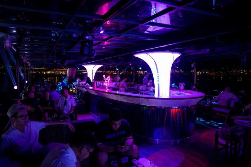 Da Nang: Poseidon Cruise with Dinner and Dragon Bridge Show - Dinner aboard: salmon, lobster, and how to handle special diets