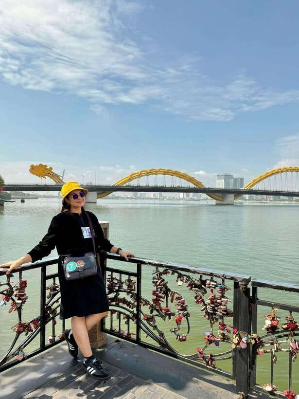 Da Nang Street Food Private Tour With Female Tour Guide - Trần Thị Lý Bridge Photo Stop: A Clean Ending Frame
