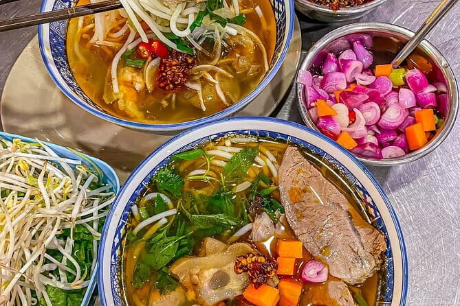 Da Nang Street Food Private Tour With Local Students - Luxury-Style Restaurants vs Truly Local Street Food (What You Should Choose)
