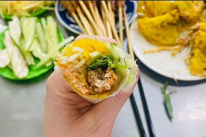 Da Nang Street Foodie Walking Tour - The guide factor: David’s energy and the stories behind the dishes