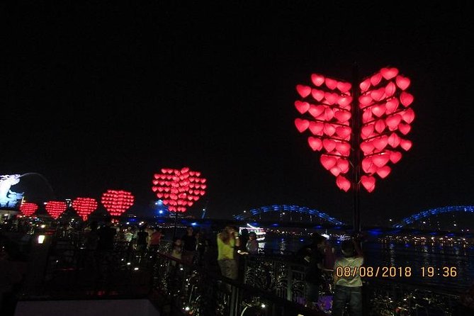 Dragon Cruise by Romantic Yatch: Tasty Beer/Flower/Cake & Dance - Onboard Service and Comfort: Bigger Ship, More “Basic Standard”