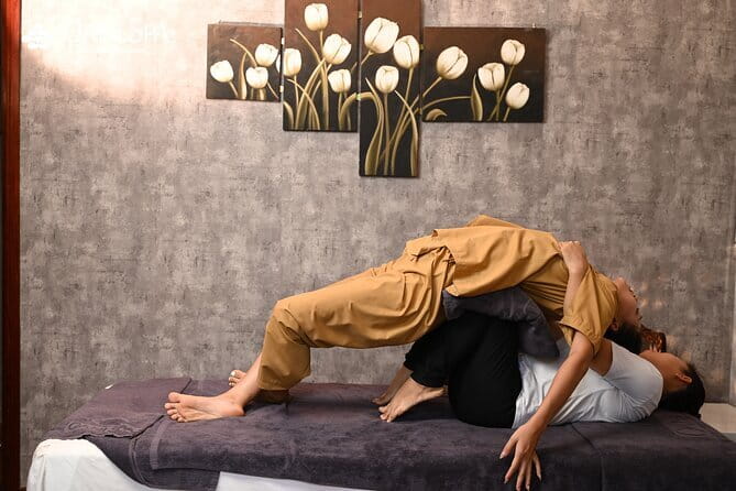Experience Asian Style Full Body Massage Therapy - Comfort and service details that make the difference