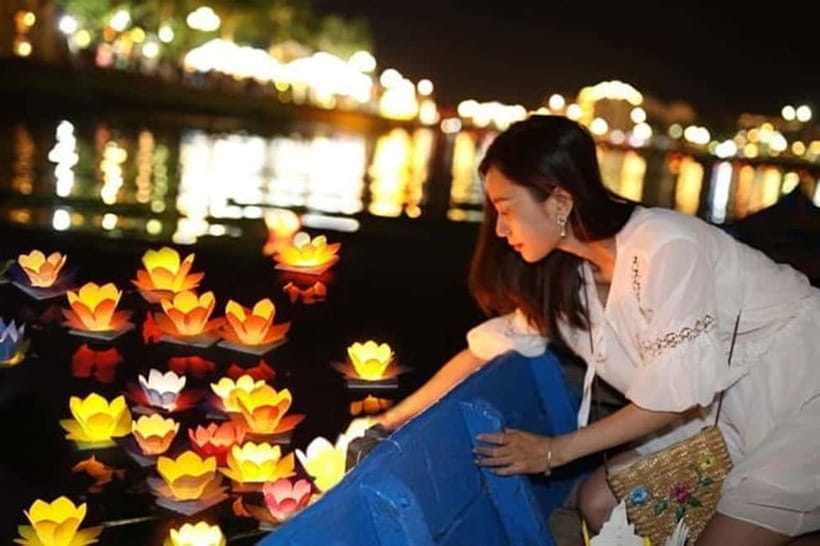 From Da Nang: Hoi An Old Town Tour, Night Market & Boat Ride - Hoi An Old Town: Phuc Kien and the Japanese Bridge