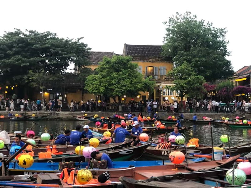 From Da Nang: Hoi An Old Town Tour, Night Market & Boat Ride - Hoai River evening boat ride: lantern release and that quiet pause