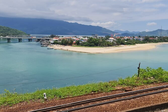 Guided Private Hue City Tour from Da Nang or Hoi An - Thien Mu Pagoda and the Perfume River dragon boat (1 hour + included boat fee)