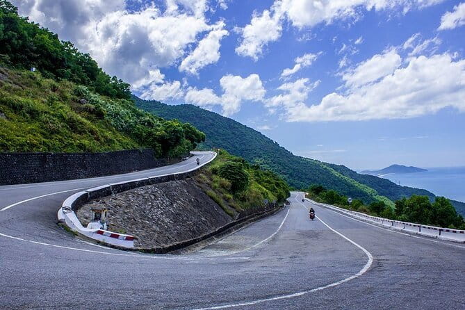 Hai Van Pass, Lang Co Bay & Lap An Lagoon PRIVATE TOUR - Hai Van Pass: the curved-road segment you’ll actually remember