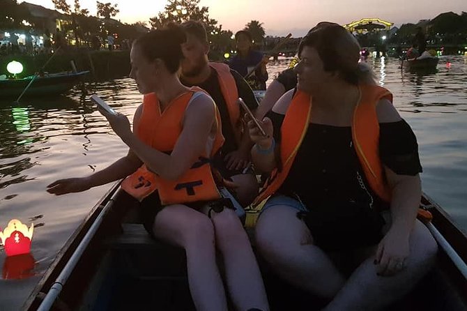 Hoi An Ancient City -Sampan Boat Ride- Night Market- Lanterns - Hoi An Ancient Town: where your guide changes the whole walk
