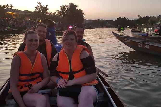 Hoi An Ancient City -Sampan Boat Ride- Night Market- Lanterns - Who this tour fits best