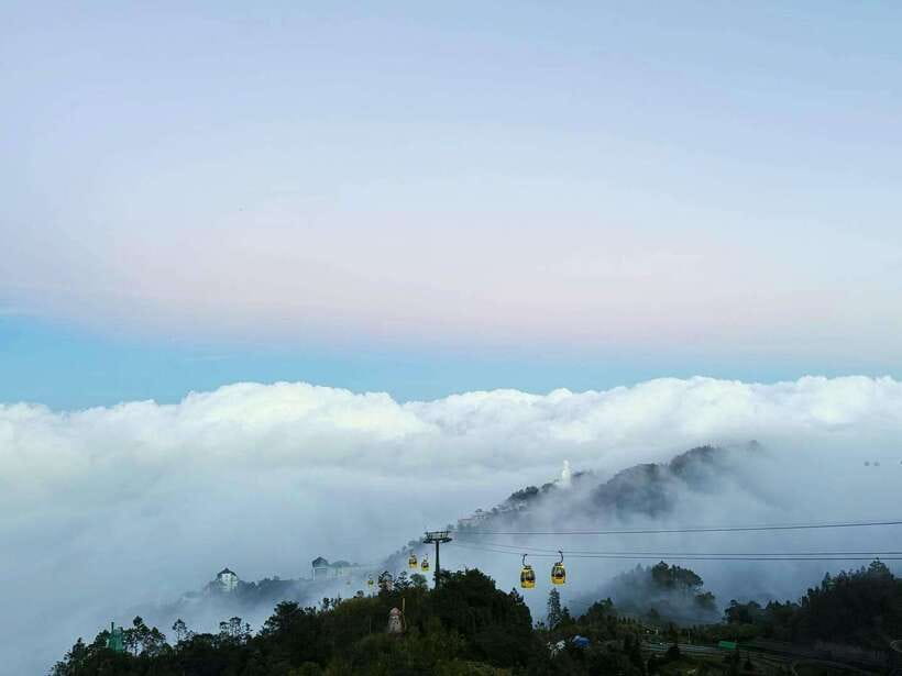 Hoi An/Da Nang: Ba Na Hills and Golden Bridge Afternoon Tour - From Hoi An to Ba Na Hills in time for the cool air