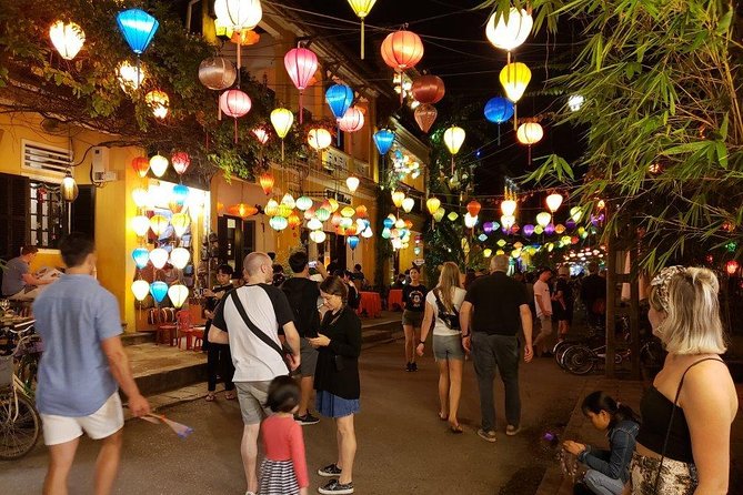 Hoi An Night Market with Hoi an walking Tour , Colourful Lanterns, Boat Ride - Private guide energy: what you gain (and what can disappoint)