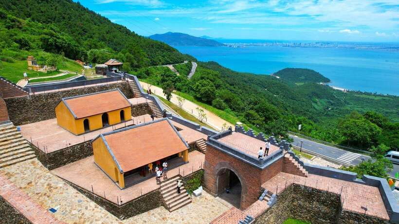 Hoi An: Private Car to Hue with Multi Sightseeing Stops - Hai Van Pass: the coastal road ride people remember