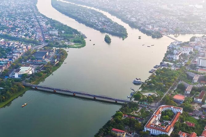 HUE IMPERIAL CITY: Full-Day Guided Tour from Da Nang or Hoi An - Thien Mu Pagoda: Hue’s Symbol of Faith and Identity