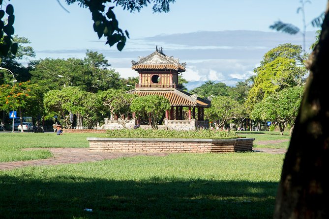 Imperial Hue And Hai Van Pass Full-day Tour - Lunch in Hue: a break that keeps the day from falling apart