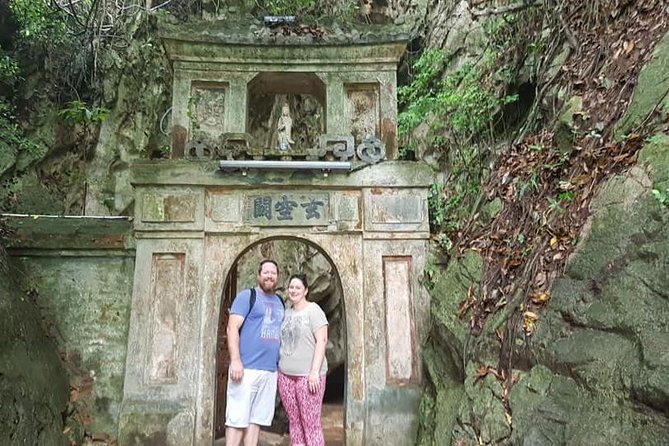 MARBLE MOUNTAIN-AM PHU Cave & HOI AN -Colourful Lantern Boat Ride - Hoi An Ancient City walking time: Japanese Bridge, assembly halls, and houses