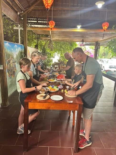 Market Tour, Basket Boat Ride & Cooking Class by Hangcoconut - Why this Hangcoconut combo works better than doing it separately