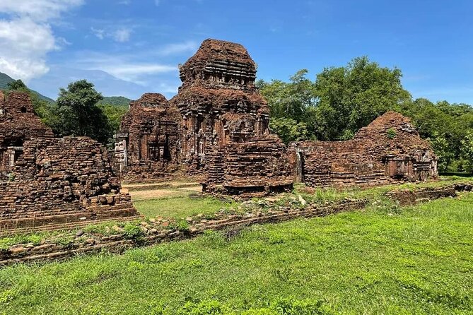 MY SON HOLYLAND Private Tour-Early Morning at 6A.M or Afternoon - My Son Sanctuary: a UNESCO Cham site in a mountain valley