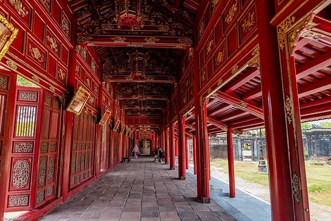 Private Full-Day Tour of Hue from Da Nang or Hoi An City - Hue Imperial City: walking into the Nguyen court