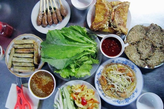 Private HoiAn Ancient Town Night Market Street food tour by Night - Value Check: $49.60 for a guided night food plan in Hoi An