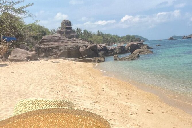 Real snorkel trip by speedboat with small group on Cham island - Lunch on Ong or Chong Beach: food that actually fuels snorkeling