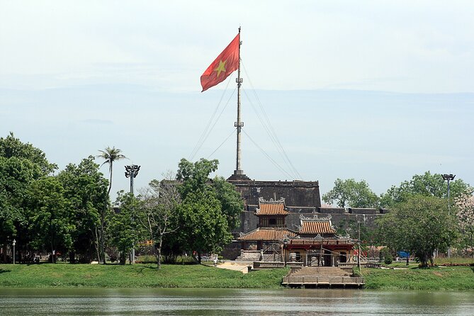 Round Trip: Da Nang/Hoi An – Hue with English-Speaking Driver - Price and entrance fees: what $98 really covers