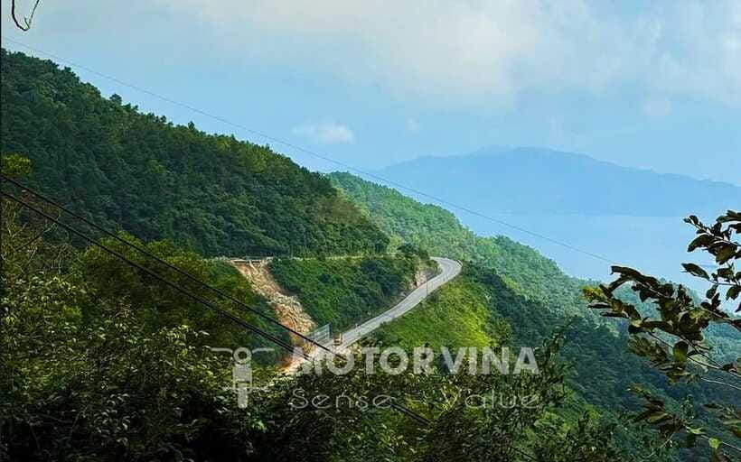 Top Gear Hai Van Pass Motorbike Adventure - by Motorvina - Elephant Springs and Nhi Ho Waterfalls: The Cooling Swim Stop